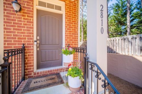 2810 Darby St, Atlanta GA  30319-3655 exterior