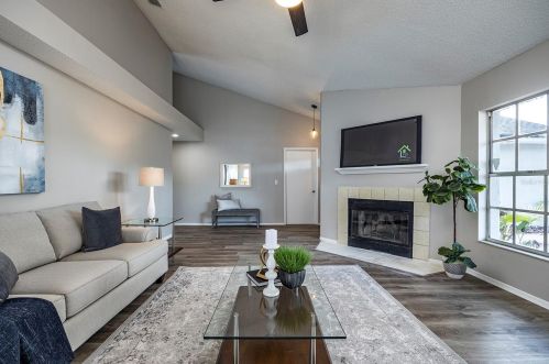 7044 Hollowell Dr, Tampa FL  33634-1089 exterior