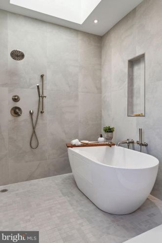 761 Cleveland St, Philadelphia PA 19146-2909 exterior