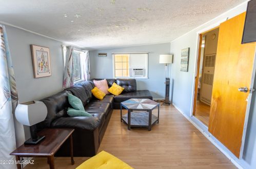 5401 Flying M St, Tucson AZ 85713-6421 exterior