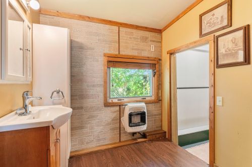 4013 Th, Grant MI 49327-9326 exterior