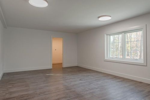 367 Chestnut Hl Rd, Wilton CT 06897-3504 exterior