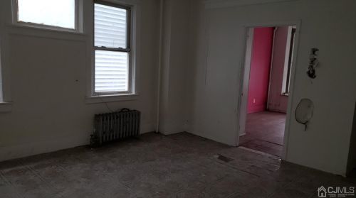 122 Madison Ave, Perth Amboy NJ 08861-4307 exterior