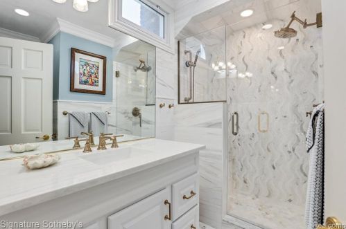 2703 Pointe Tremble Rd, Algonac MI 48001-4255 exterior