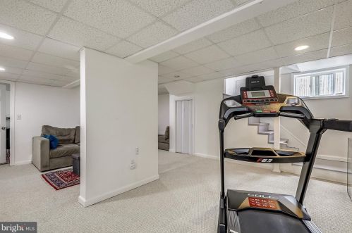 7426 Piney Branch Rd, Silver Spring MD 20901-4352 exterior