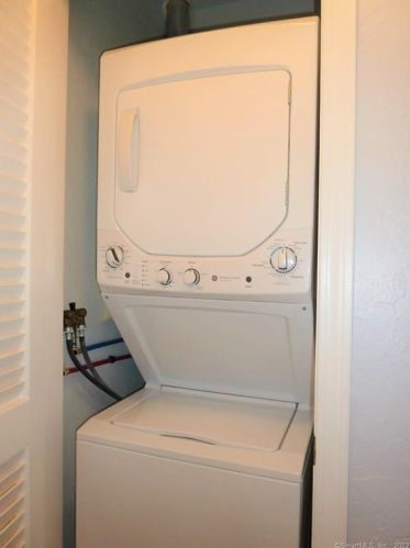 133 Queens Rd, Torrington CT 06790-2821 exterior