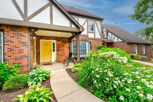 214 Allenberry Cir, Pittsburgh PA 15234-1002 exterior