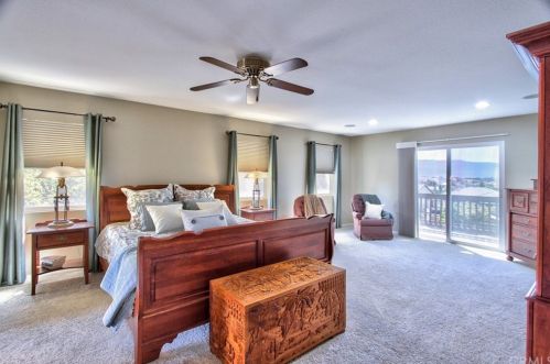 31929 Avenida Enrique, Temecula CA 92591-2145 exterior