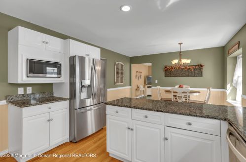 5 Dickens Ct, Jackson Twp NJ  08527-2844 exterior