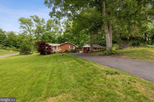 5222 Mitchell St, Alexandria, VA 22312-2123