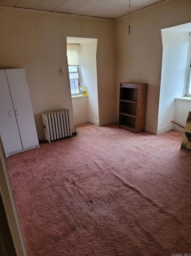 12 Beattie Ave, Middletown NY 10940-3931 exterior