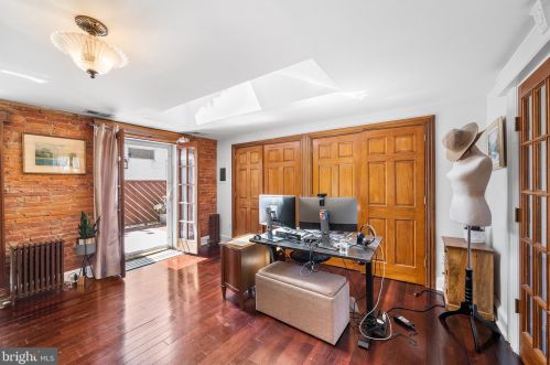 714 Carpenter St, Philadelphia PA  19147-3908 exterior