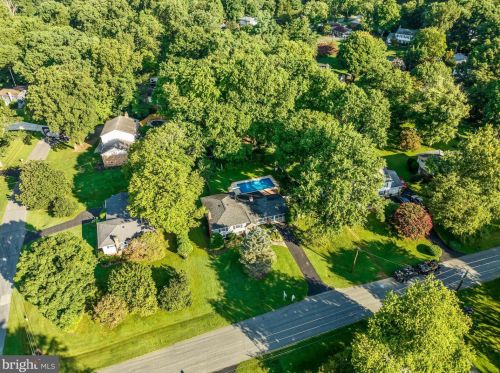 7641 Miller Fall Rd, Rockville MD 20855-1165 exterior