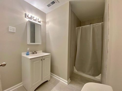 882 Center Rd, Pittsburgh PA  15239-1962 exterior