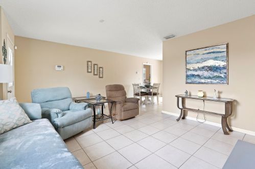 1349 Gastador Ave, Fort Pierce FL 34953-1724 exterior