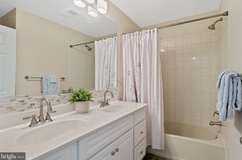 1432 Carlon Ct, Huntingtown MD 20639-2338 exterior