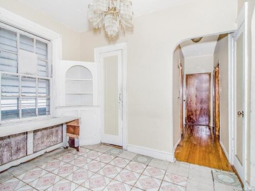 1923 Hennessy Pl, Bronx NY 10453-2910 exterior