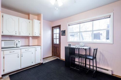 5135 Camelot Ln, Milwaukee WI 53221-3121 exterior