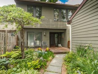 72 Giggleswick Way, Edison, NJ 08820-1036