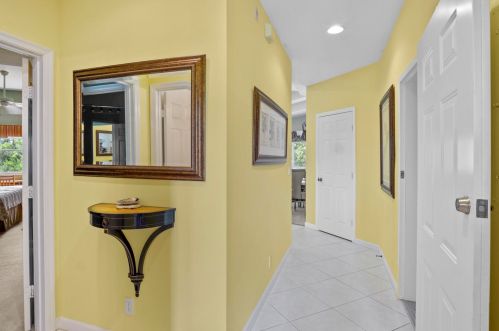 8252 Mulligan Cir, Fort Pierce FL exterior