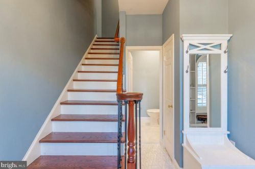 411 Fairfax St, Alexandria VA 22314-3809 exterior