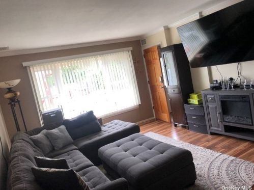 101 Old Farmingdale Rd, Babylon, NY 11704-6509