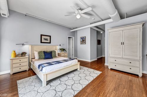 375 Erie St, Chicago IL 60654-5710 exterior