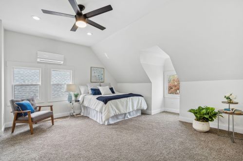 2750 Murray Ave, Milwaukee WI  53211-3645 exterior