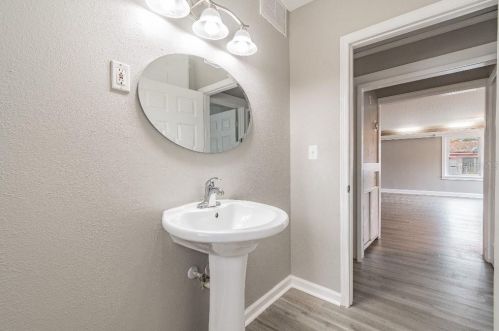 1301 Ellicott St, Tampa FL 33603-2523 exterior