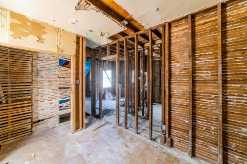 7709 Eberhart Ave, Chicago IL 60637-2485 exterior