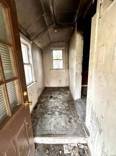 2825 Glade Ave, Saint Louis, MO 63136-1508