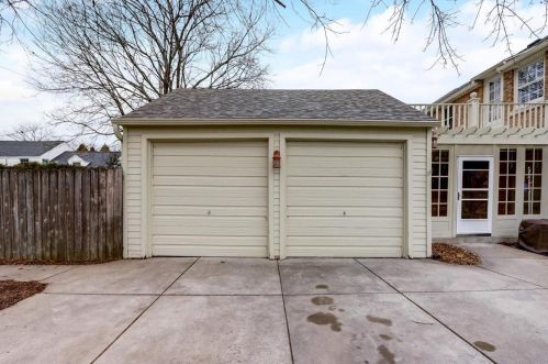 6405 Lk Dr, Milwaukee WI 53217-4229 exterior