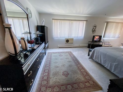 4623 Chester Ave, Chicago IL  60656-4280 exterior