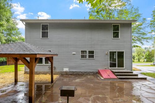 465 Josiah Bartlett Rd, Concord NH 03301-5919 exterior