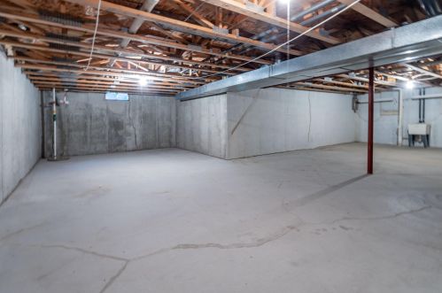 3721 Oakbrook Dr, Milwaukee WI 53228-1362 exterior