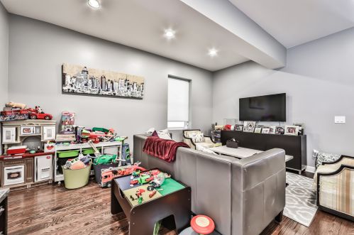 2335 Moffat St, Chicago IL 60647-4312 exterior