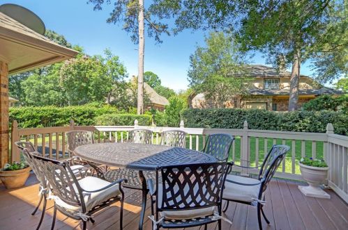 240 Edgewood Dr, Montgomery TX 77356-8408 exterior