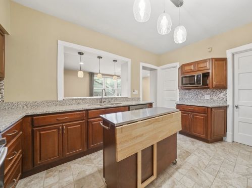 2226 Kedvale Ave, Chicago IL 60629-5708 exterior