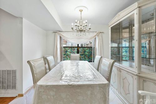 402 Hidden Vlg Dr, Perth Amboy NJ 08861-3377 exterior