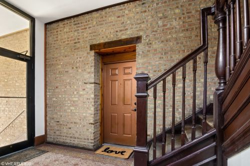 5013 King Dr, Chicago, IL 60615-2330