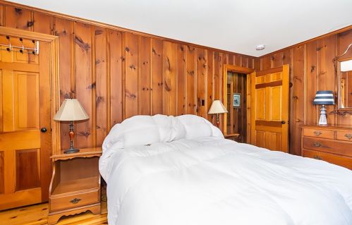 152 Atlantic Ave, Seabrook NH 03874-4828 exterior