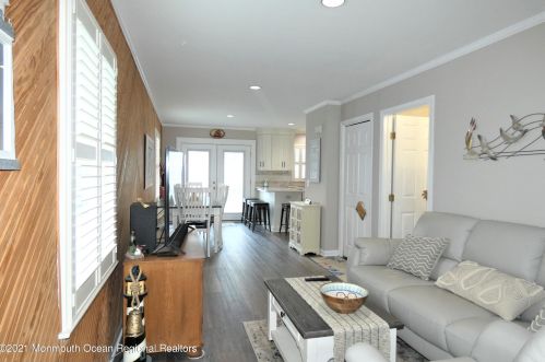 3031 Rte 35, Lavallette NJ 08735-1929 exterior