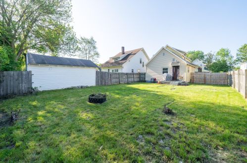 743 Bates St, Grand Rapids MI 49506-2615 exterior