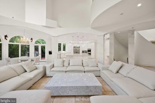 11705 Centurion Way, Rockville MD 20854-6419 exterior