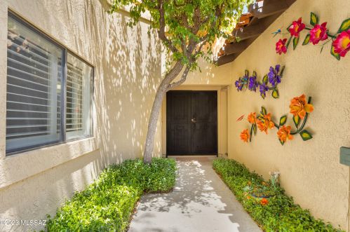 831 Camino Corrida, Tucson AZ 85704-7651 exterior