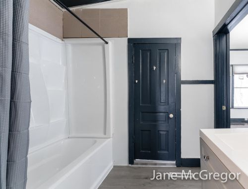 709 Apple Ave, Meskegon MI 49442-3648 exterior