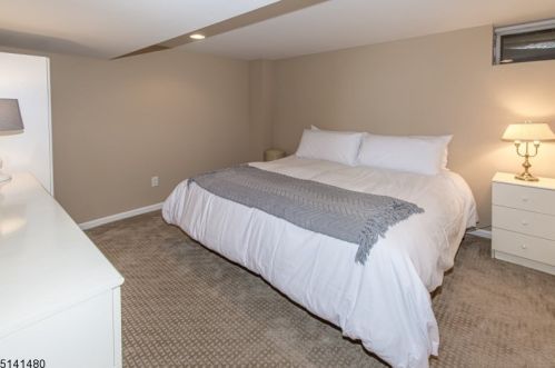 10 Greensview Dr, Scotch Plains NJ 07076-2708 exterior