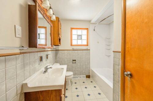 525 Lynn Ter, Waukegan IL 60085-3338 exterior