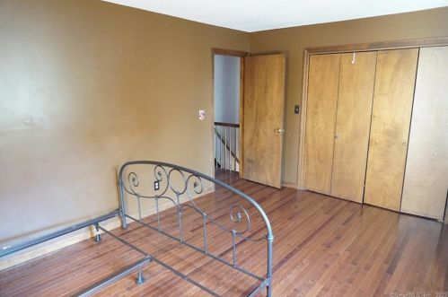 149 Maple St, Manchester CT 06040-6105 exterior