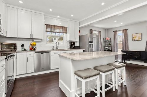 11 Edlin St, Worcester MA 01603-1945 exterior